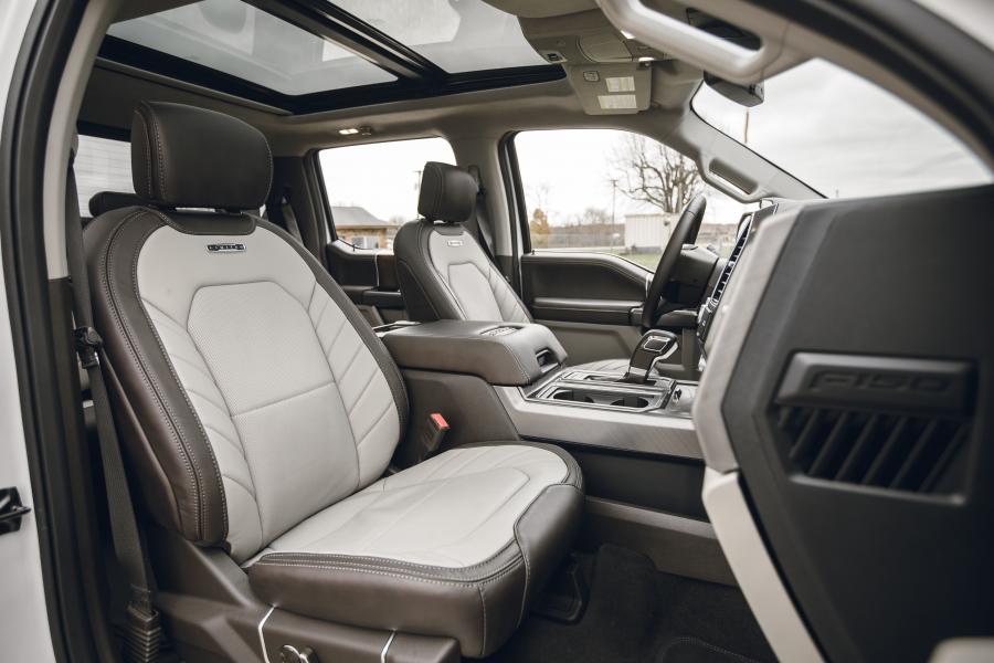 Интерьер Ford F-150 Limited SuperCrew 2018 года  (фото 45 из 59)
